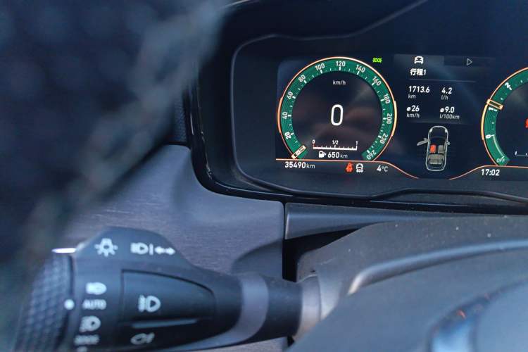 Used Lynk & Co 02 2021 1.5TD DCT Two-Wheel Drive Champion Edition Odometer Close Up