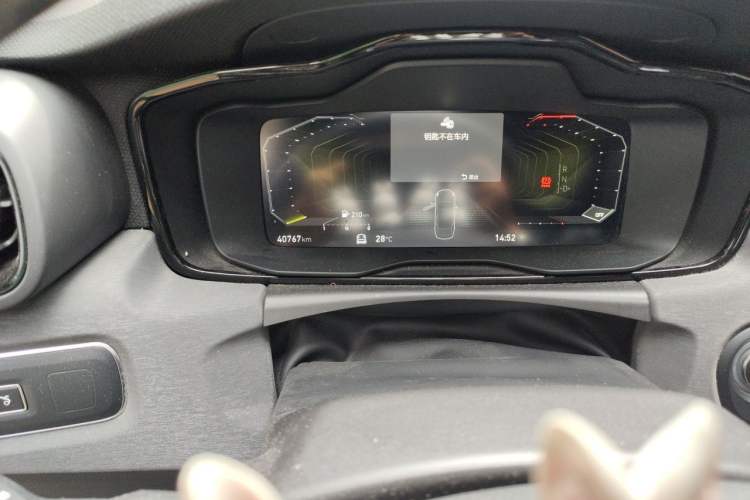 Used Lynk & Co 02 2021 1.5TD DCT Two-Wheel Drive Champion Edition Odometer Close Up