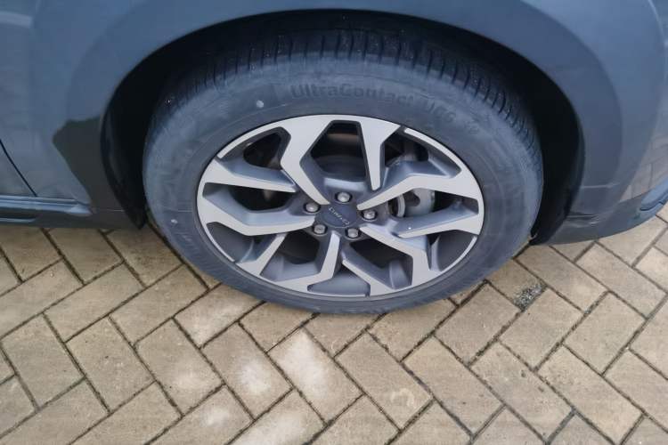 Used Lynk & Co 02 2021 1.5TD DCT Two-Wheel Drive Power Plus Right Front Wheel Hub