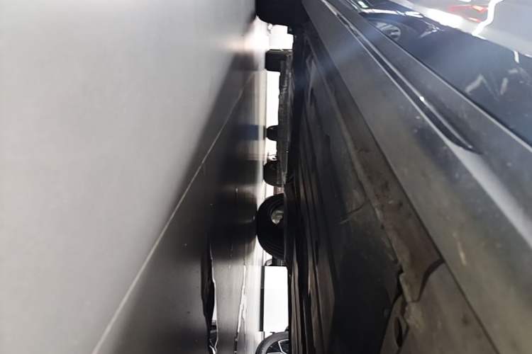 Used Lynk & Co 02 2021 1.5TD DCT Two-Wheel Drive Champion Edition Right Side Sill