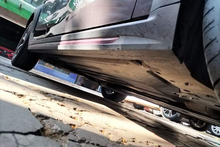Used Lynk & Co 02 2021 1.5TD DCT Two-Wheel Drive Zhaoyao Plus Right Side Sill