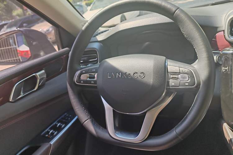 Used Lynk & Co 02 2021 1.5TD DCT Two-Wheel Drive Zhaoyao Plus Steering Wheel