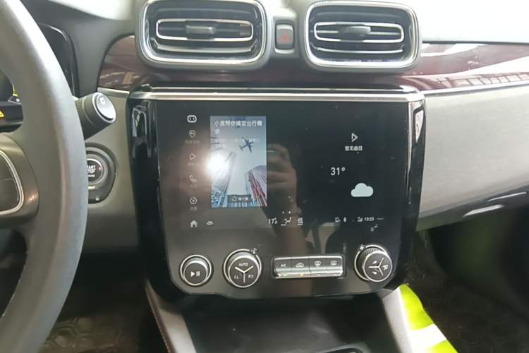 Used Lynk & Co 02 2021 1.5TD DCT Two-Wheel Drive Champion Edition Audio And AC Panel
