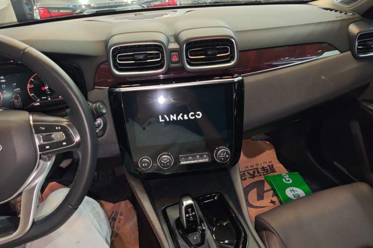 Used Lynk & Co 02 2021 1.5TD DCT Two-Wheel Drive Champion Edition Audio And AC Panel