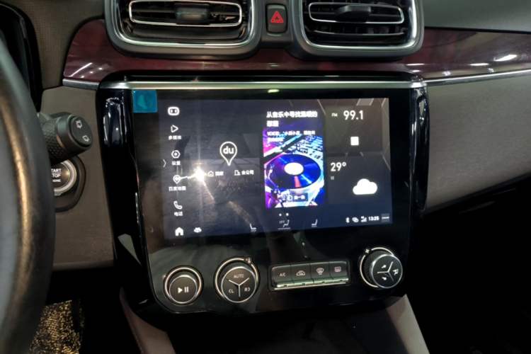 Used Lynk & Co 02 2021 1.5TD DCT Two-Wheel Drive Champion Edition Audio And AC Panel