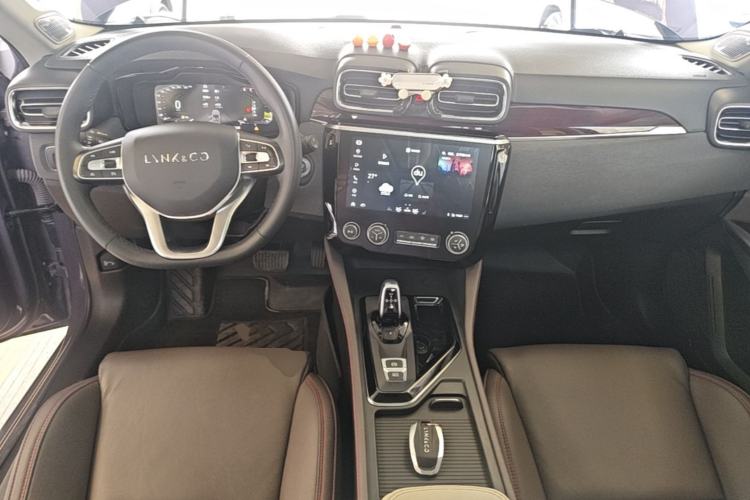 Used Lynk & Co 02 2021 1.5TD DCT Two-Wheel Drive Champion Edition Center Console