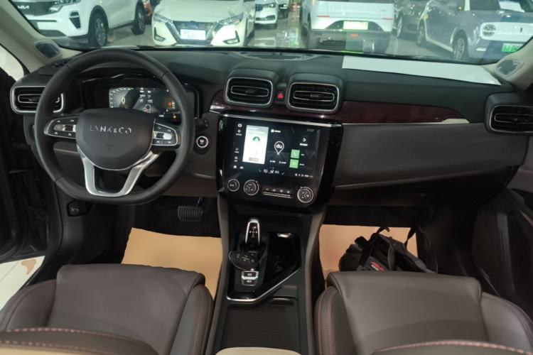 Used Lynk & Co 02 2021 1.5TD DCT Two-Wheel Drive Champion Edition Center Console