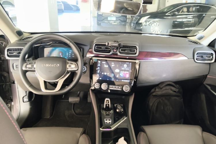 Used Lynk & Co 02 2021 1.5TD DCT Two-Wheel Drive Champion Edition Center Console