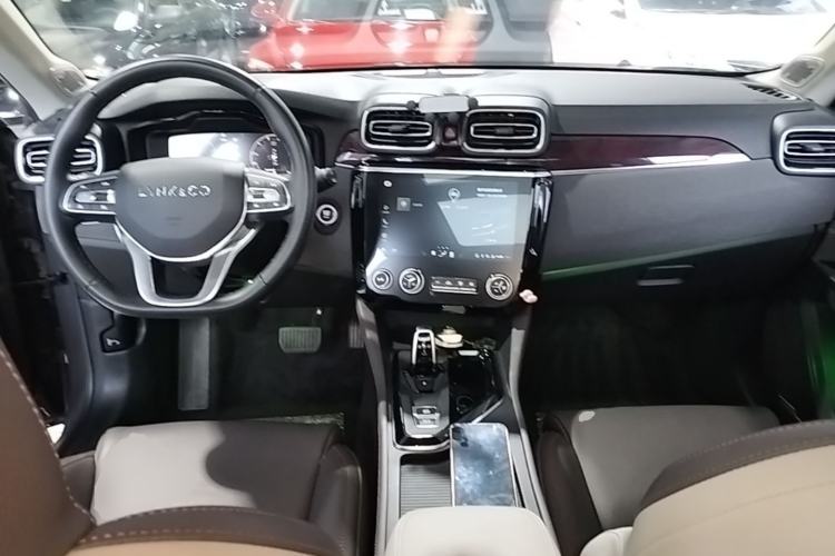 Used Lynk & Co 02 2021 1.5TD DCT Two-Wheel Drive Champion Edition Center Console
