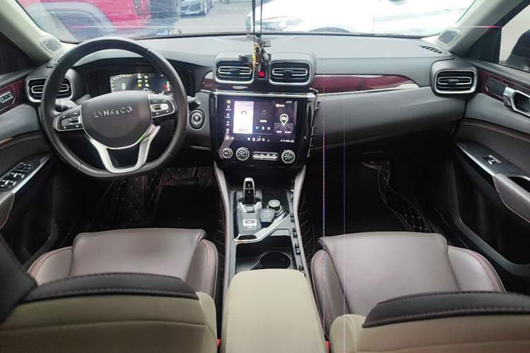 Used Lynk & Co 02 2021 2.0TD Automatic Two-Wheel Drive Zhaoshang Champion Edition Center Console