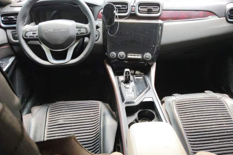 Used Lynk & Co 02 2021 1.5TD DCT Two-Wheel Drive Zhaoyao Plus Center Console
