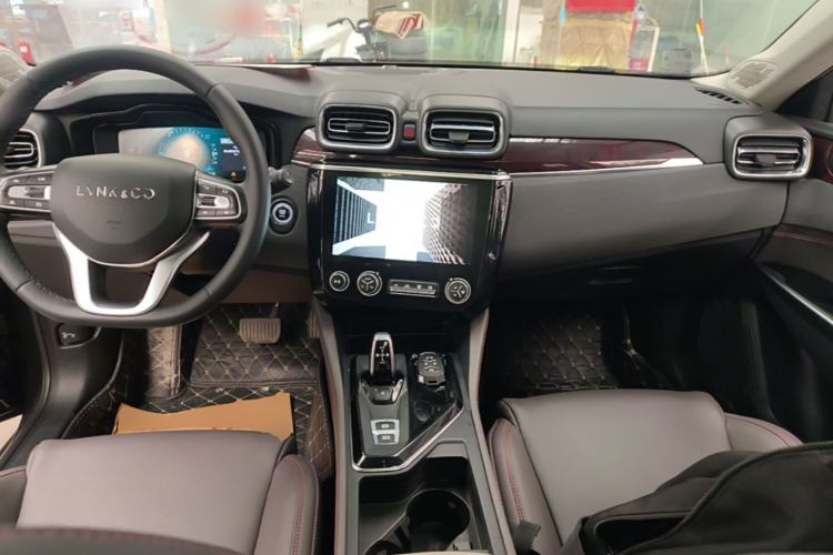 Used Lynk & Co 02 2021 1.5TD DCT Two-Wheel Drive Zhaoyao Plus Center Console