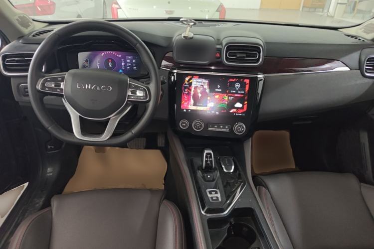 Used Lynk & Co 02 2021 1.5TD DCT Two-Wheel Drive Zhaoyao Plus Center Console