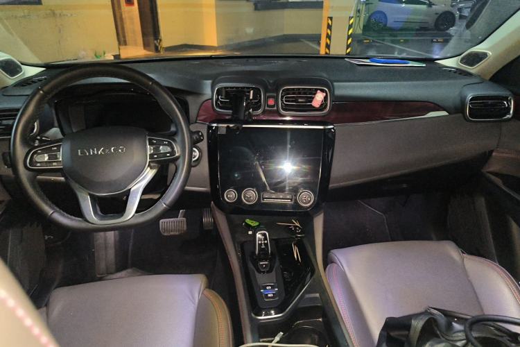 Used Lynk & Co 02 2021 1.5TD DCT Two-Wheel Drive Champion Edition Center Console