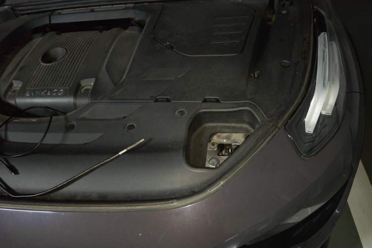 Used Lynk & Co 02 2021 2.0TD Automatic Two-Wheel Drive Zhaoshang Champion Edition Engine Bay Left