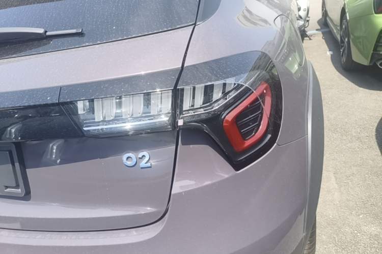 Used Lynk & Co 02 2021 1.5TD DCT Two-Wheel Drive Champion Edition Exterior 3