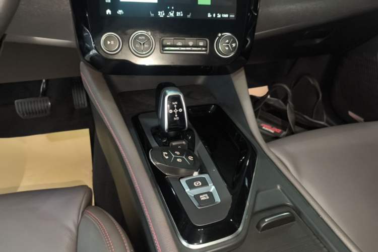 Used Lynk & Co 02 2021 1.5TD DCT Two-Wheel Drive Champion Edition Gear Lever