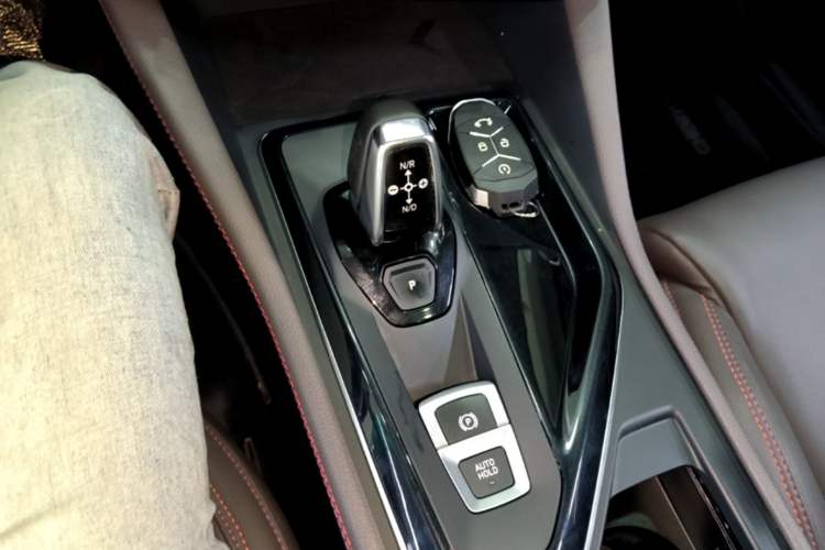 Used Lynk & Co 02 2021 1.5TD DCT Two-Wheel Drive Champion Edition Gear Lever