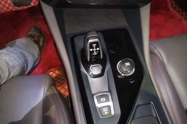 Used Lynk & Co 02 2021 2.0TD Automatic Two-Wheel Drive "Jin" Champion Edition Gear Lever