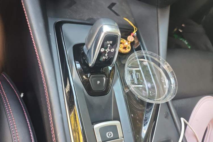 Used Lynk & Co 02 2021 1.5TD DCT Two-Wheel Drive Champion Edition Gear Lever