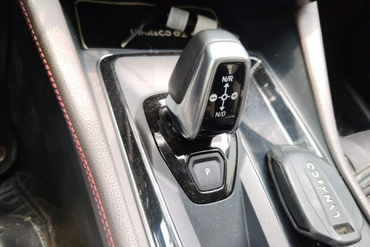 Used Lynk & Co 02 2021 1.5TD DCT Two-Wheel Drive Zhaoyao Plus Gear Lever