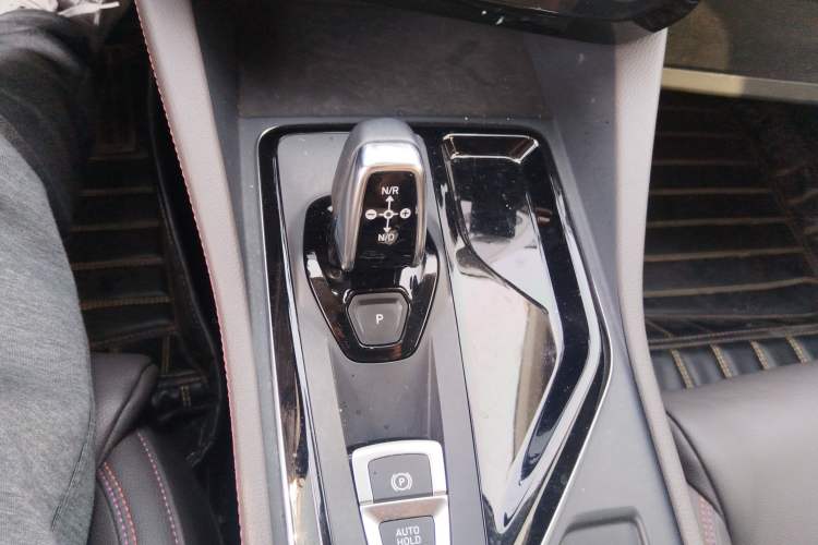 Used Lynk & Co 02 2021 1.5TD DCT Two-Wheel Drive Champion Edition Gear Lever