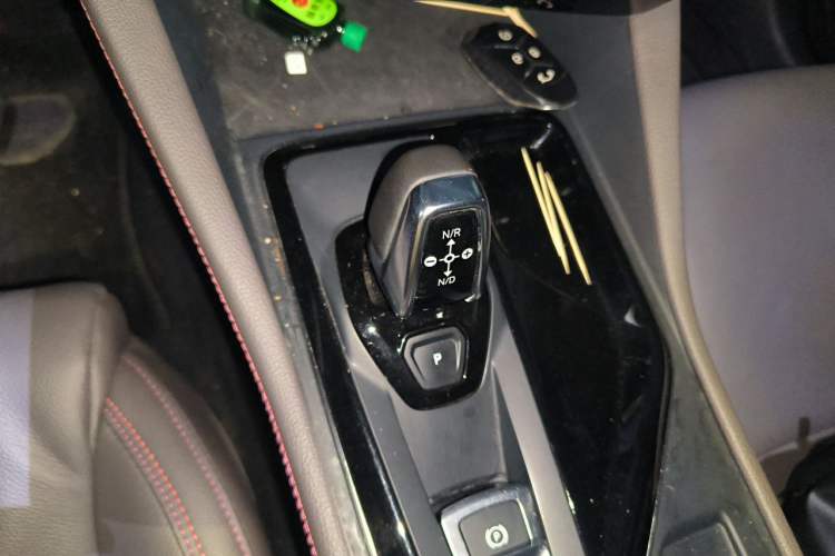 Used Lynk & Co 02 2021 1.5TD DCT Two-Wheel Drive Champion Edition Gear Lever
