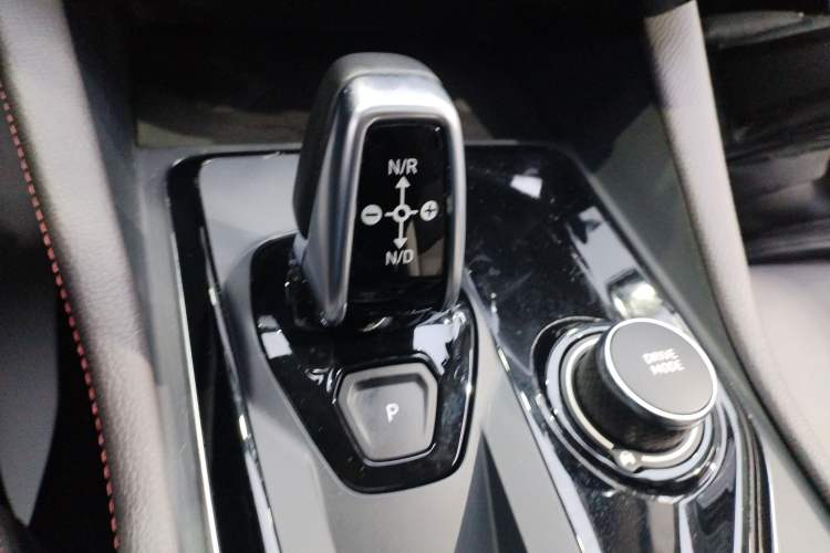 Used Lynk & Co 02 2021 2.0TD Automatic Two-Wheel Drive Zhaoshang Champion Edition Gear Lever