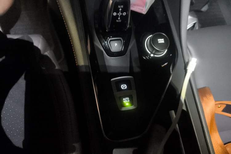Used Lynk & Co 02 2021 2.0TD Automatic Two-Wheel Drive Zhaoshang Champion Edition Gear Lever