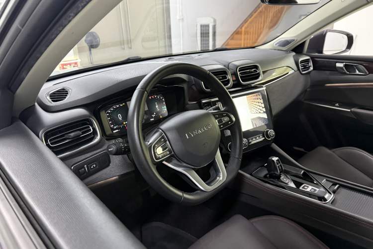 Used Lynk & Co 02 2021 1.5TD DCT Two-Wheel Drive Champion Edition Interior 2