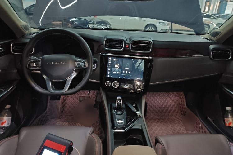 Used Lynk & Co 02 2021 1.5TD DCT Two-Wheel Drive Champion Edition Interior 2
