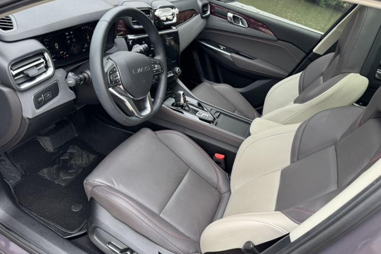 Used Lynk & Co 02 2021 1.5TD DCT Two-Wheel Drive Champion Edition Interior 2