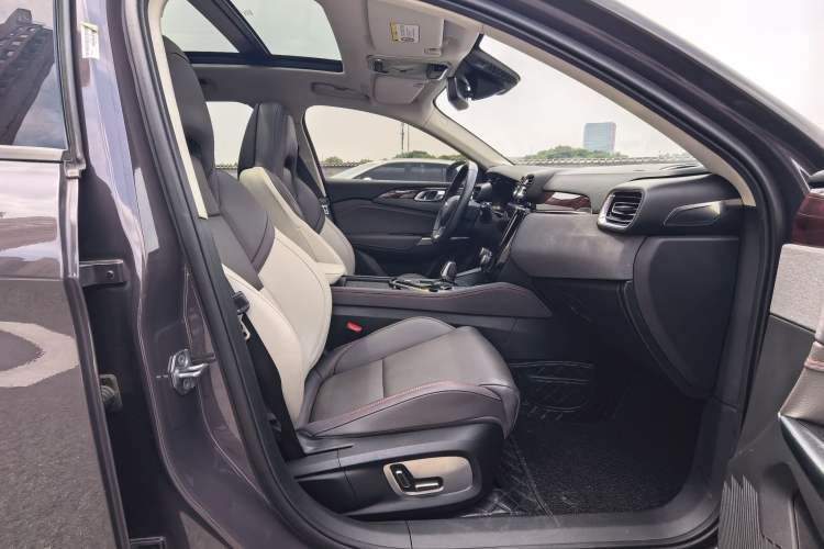Used Lynk & Co 02 2021 1.5TD DCT Two-Wheel Drive Champion Edition Interior 5