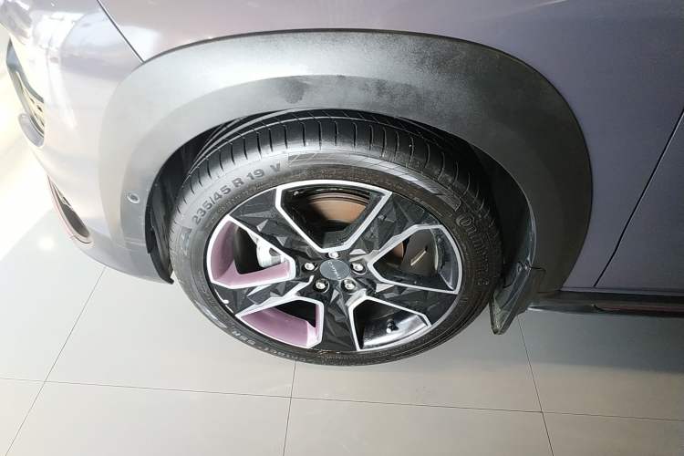 Used Lynk & Co 02 2021 2.0TD Automatic Two-Wheel Drive Zhaoshang Champion Edition Left Front Wheel Hub
