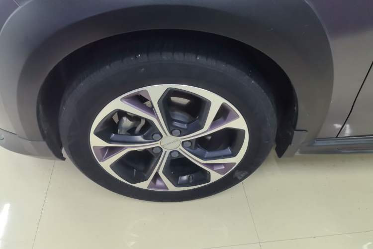Used Lynk & Co 02 2021 1.5TD DCT Two-Wheel Drive Zhaoyao Plus Left Front Wheel Hub