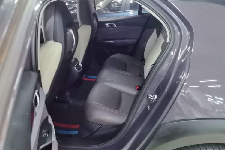Used Lynk & Co 02 2021 1.5TD DCT Two-Wheel Drive Zhaoyao Plus Left Rear Seat
