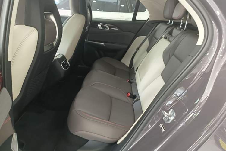 Used Lynk & Co 02 2021 1.5TD DCT Two-Wheel Drive Champion Edition Left Rear Seat