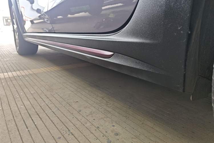 Used Lynk & Co 02 2021 1.5TD DCT Two-Wheel Drive Champion Edition Left Side Sill