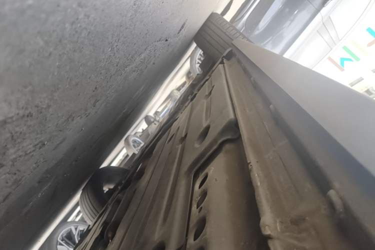 Used Lynk & Co 02 2021 1.5TD DCT Two-Wheel Drive Champion Edition Left Side Sill