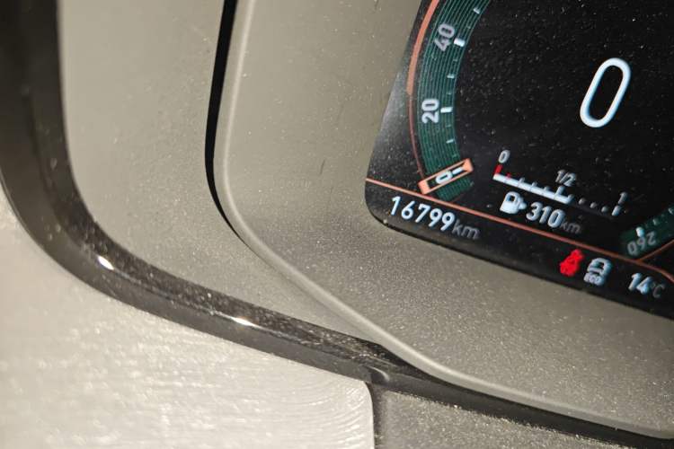 Used Lynk & Co 02 2021 1.5TD DCT Two-Wheel Drive Champion Edition Odometer Close Up