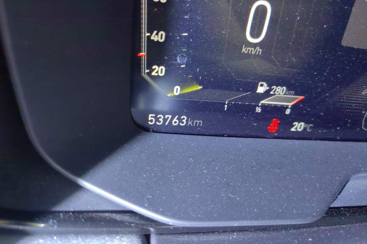 Used Lynk & Co 02 2021 1.5TD DCT Two-Wheel Drive Champion Edition Odometer Close Up