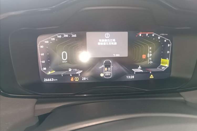 Used Lynk & Co 02 2021 1.5TD DCT Two-Wheel Drive Champion Edition Odometer Close Up
