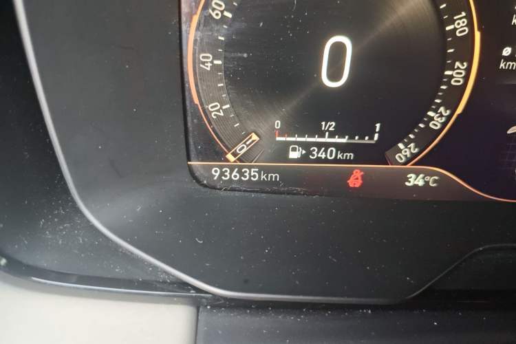 Used Lynk & Co 02 2021 1.5TD DCT Two-Wheel Drive Champion Edition Odometer Close Up