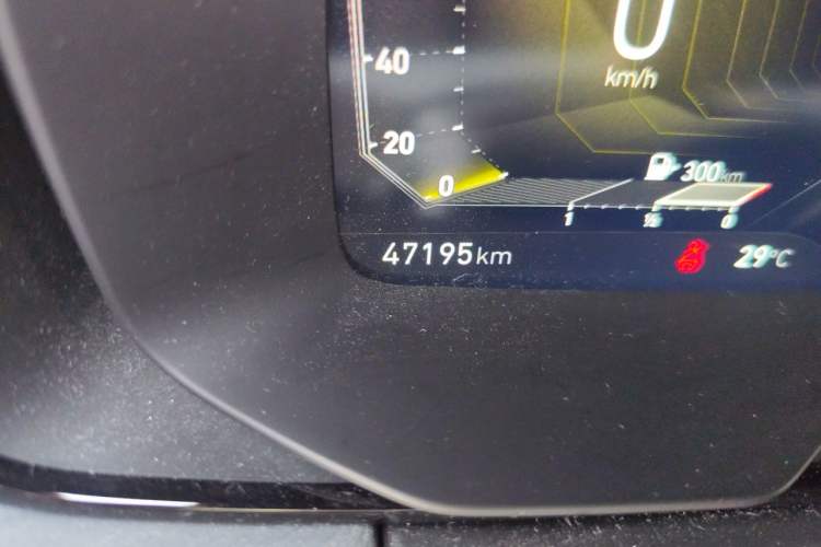 Used Lynk & Co 02 2021 1.5TD DCT Two-Wheel Drive Champion Edition Odometer Close Up