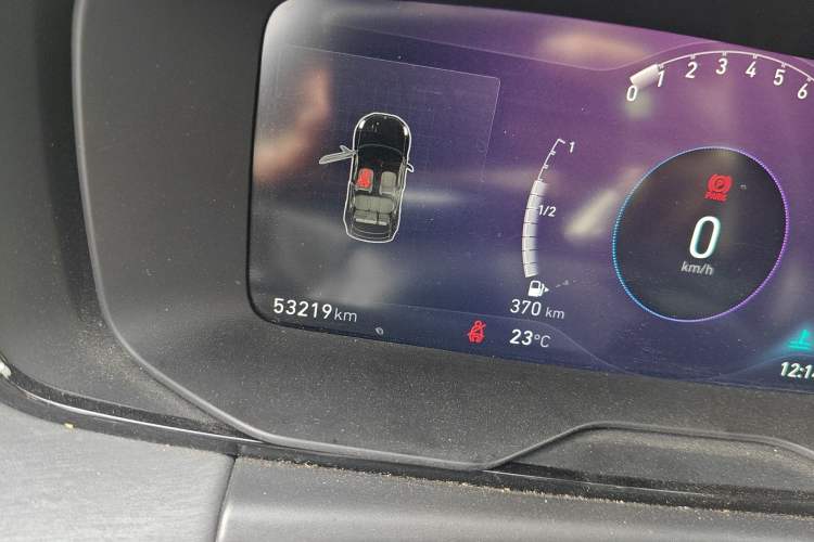 Used Lynk & Co 02 2021 1.5TD DCT Two-Wheel Drive Champion Edition Odometer Close Up