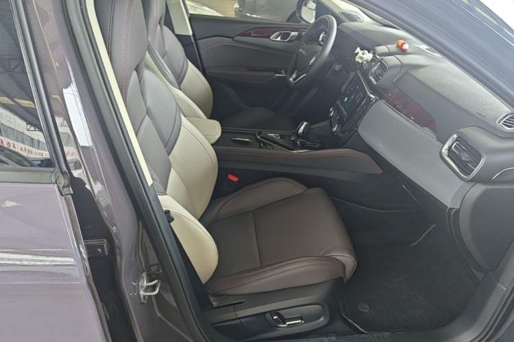 Used Lynk & Co 02 2021 1.5TD DCT Two-Wheel Drive Champion Edition Right Front Seat