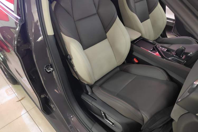 Used Lynk & Co 02 2021 1.5TD DCT Two-Wheel Drive Champion Edition Right Front Seat