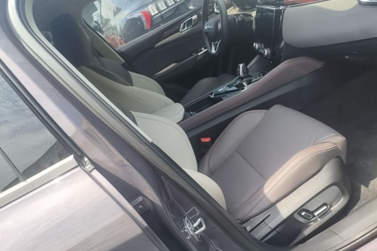 Used Lynk & Co 02 2021 1.5TD DCT Two-Wheel Drive Champion Edition Right Front Seat