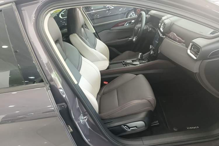 Used Lynk & Co 02 2021 1.5TD DCT Two-Wheel Drive Champion Edition Right Front Seat