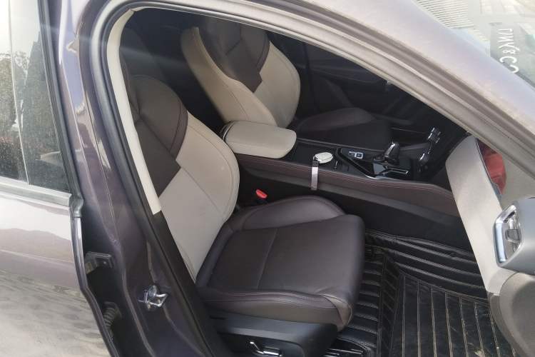 Used Lynk & Co 02 2021 1.5TD DCT Two-Wheel Drive Champion Edition Right Front Seat